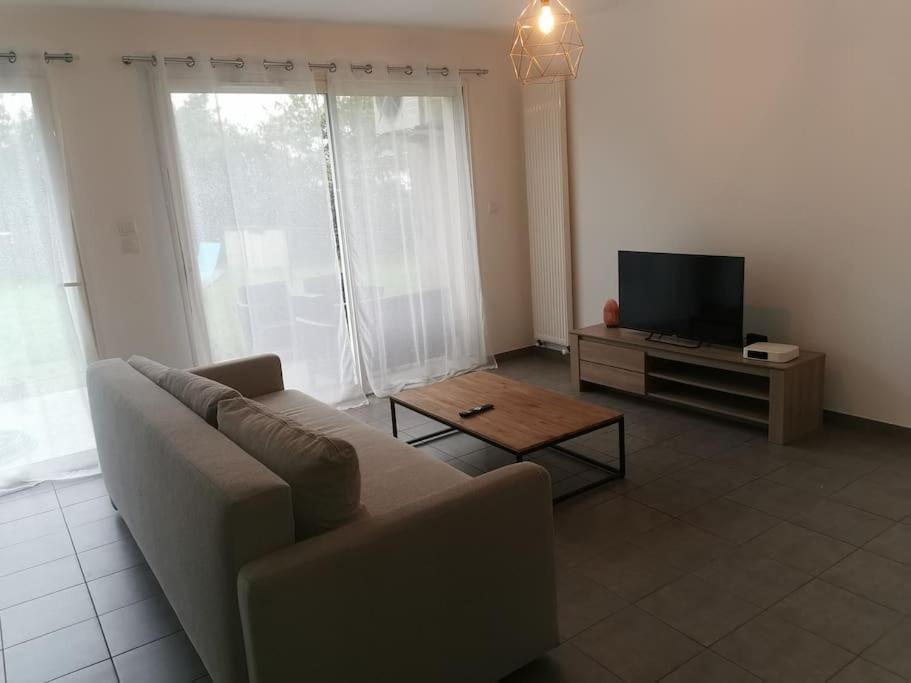 Jolie Maison Entiere Avec 3 Chambres Centre Ville Сент-Андре-де-Кюбзак Экстерьер фото