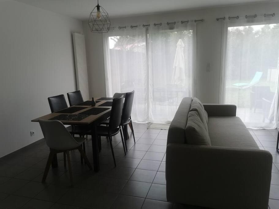 Jolie Maison Entiere Avec 3 Chambres Centre Ville Сент-Андре-де-Кюбзак Экстерьер фото